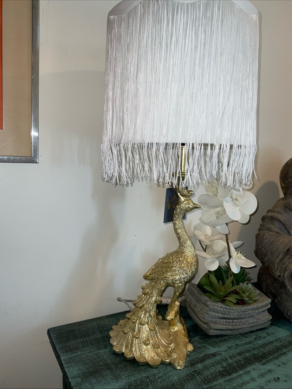 KARMA HOME GOLD FIGURAL RESIN LONG FRINGE WHITE SHADE REGENCY 27” TABLE LAMP NWT